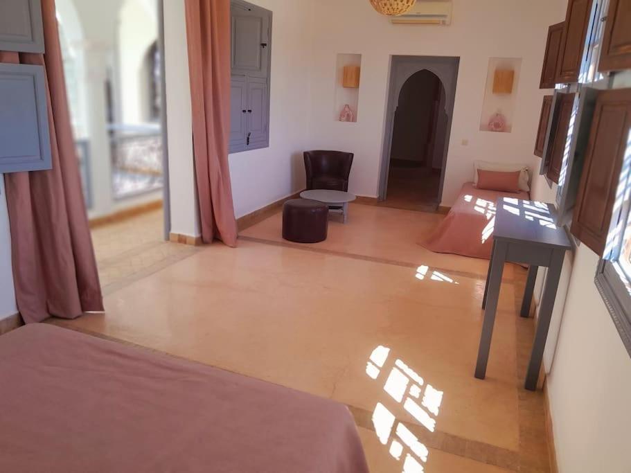 Villa Agora, Villa A La Campagne Proche Marrakech Sidi Abdallah Ghiat Bagian luar foto